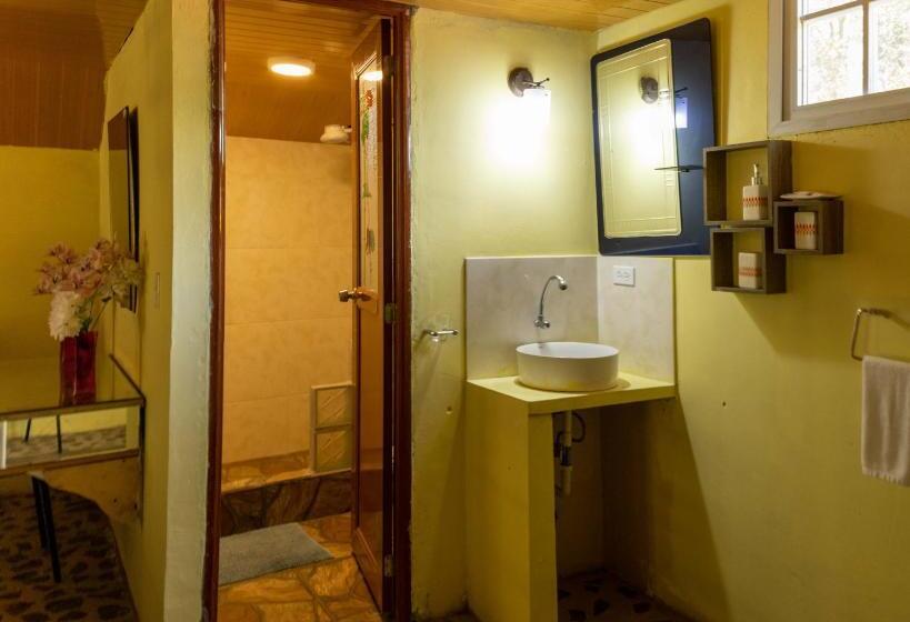 חדר דלוקס עם מיטת קינג, Refugio Cariguana