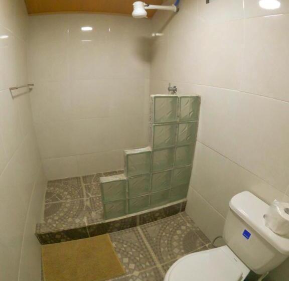 デラックスの４人部屋, Refugio Cariguana
