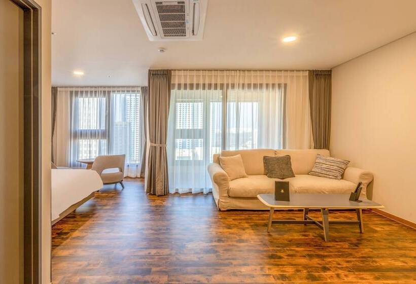 Family Suite, Urban Est