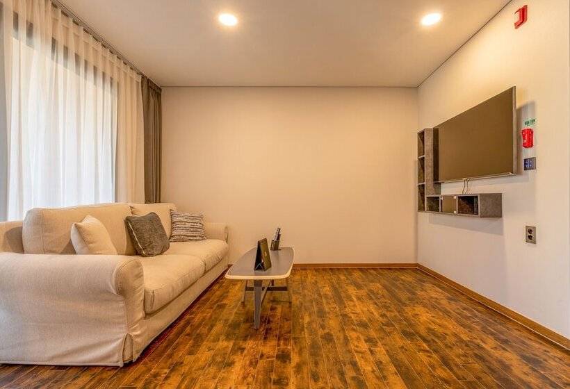 Family Suite, Urban Est