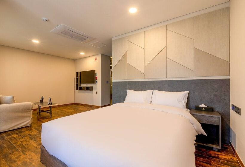 Family Suite, Urban Est