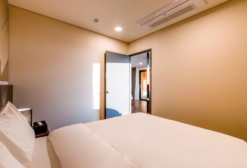 Family Suite, Urban Est