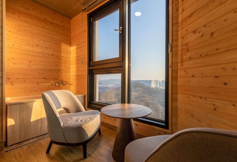 Family Suite, Urban Est