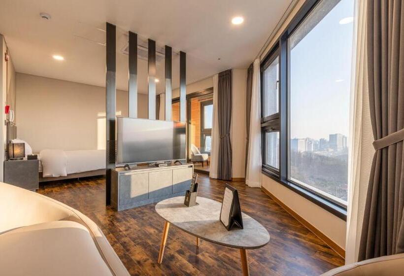 Family Suite, Urban Est