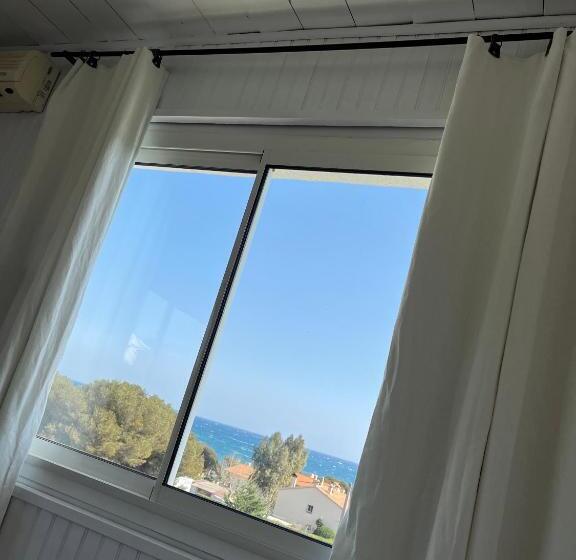 غرفة ديلوكس ذات إطلالة جانبية على البحر, Villa Paradis