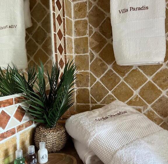 غرفة ديلوكس ذات إطلالة جانبية على البحر, Villa Paradis