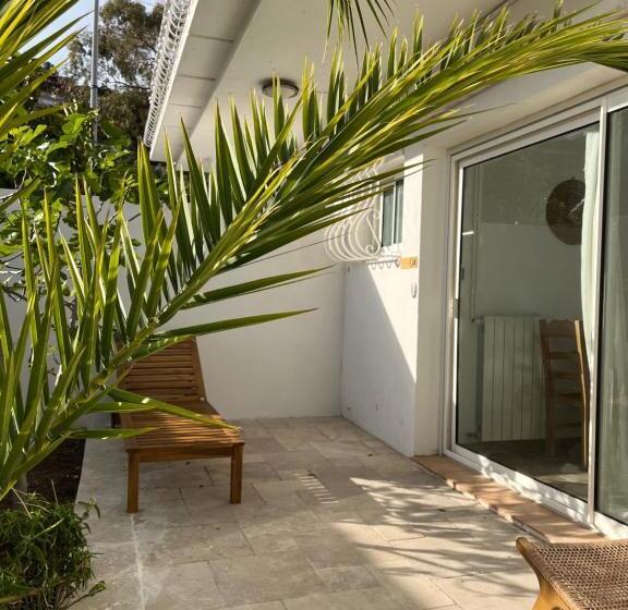 חדר דלוקס צדדי נוף לים, Villa Paradis