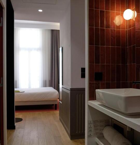 غرفة قياسية سرير كينج, Maison Juste