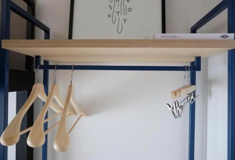 Standard Kolmen Hengen Huone Puutarhanäkymä, Maison Juste