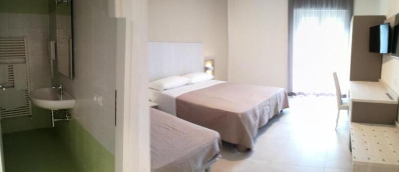 اتاق استاندارد سه نفره, Nuovo Hotel Settibi 20m Dalla Spiaggia