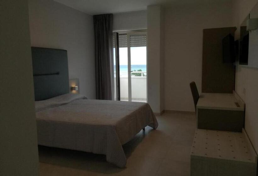 바다 전망 디럭스 3인룸, Nuovo Hotel Settibi 20m Dalla Spiaggia