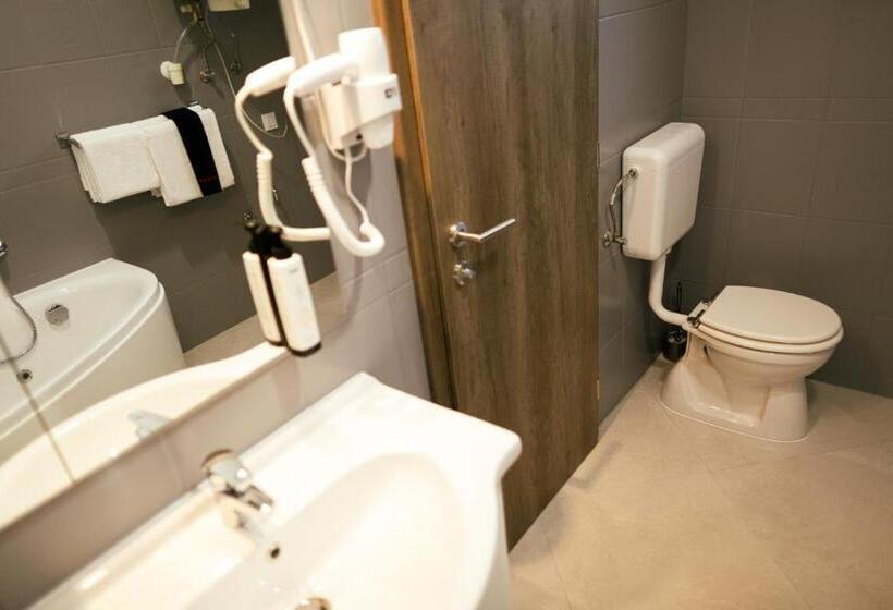 Апартаменты 2 Спальни, Munkácsy Villa   Szekszárd
