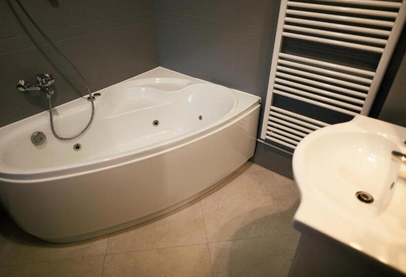 Апартаменты 2 Спальни, Munkácsy Villa Szekszárd