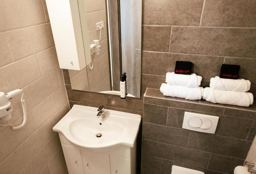 Номер Deluxe, Munkácsy Villa Szekszárd