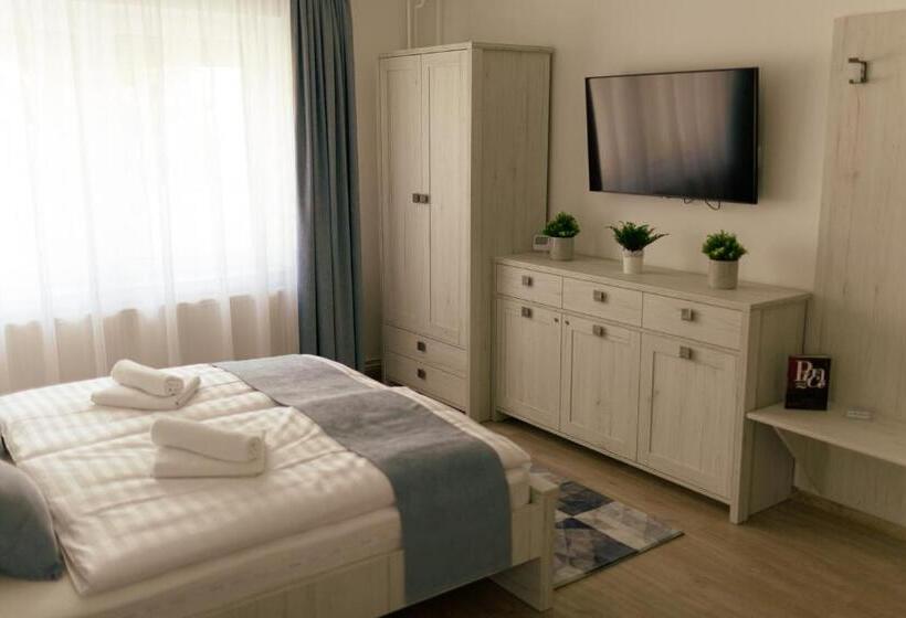 Номер Deluxe, Munkácsy Villa Szekszárd