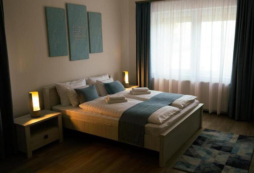 Номер Deluxe, Munkácsy Villa Szekszárd