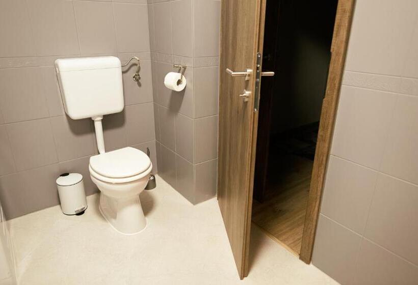 Номер Deluxe, Munkácsy Villa Szekszárd