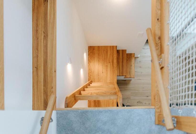 디럭스 룸, Village Turmzimmer