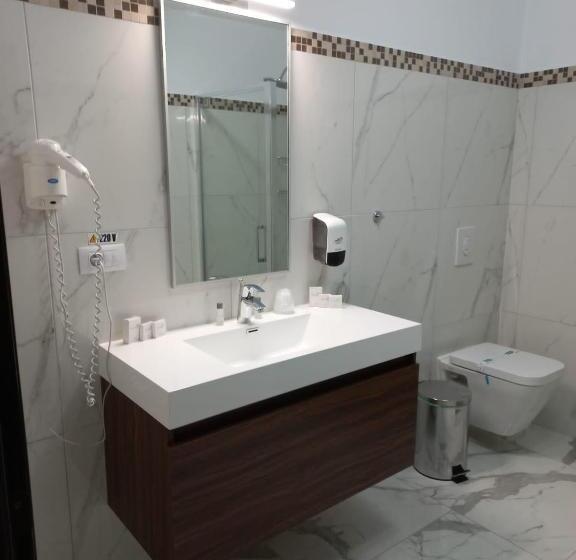 غرفة عائلية, Pensiunea Paradisul Verde