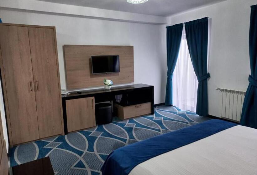 غرفة عائلية, Pensiunea Paradisul Verde