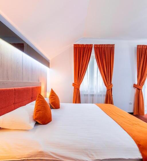 غرفة ديلوكس مزودة بشرفة, Pensiunea Paradisul Verde