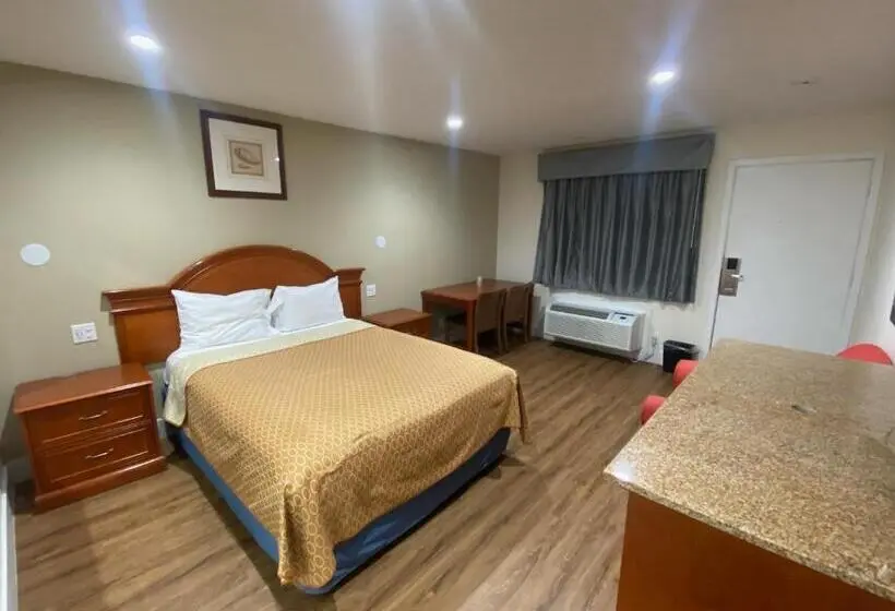 キングサイズベッドのスタンダードルーム, Royale Inn Motel
