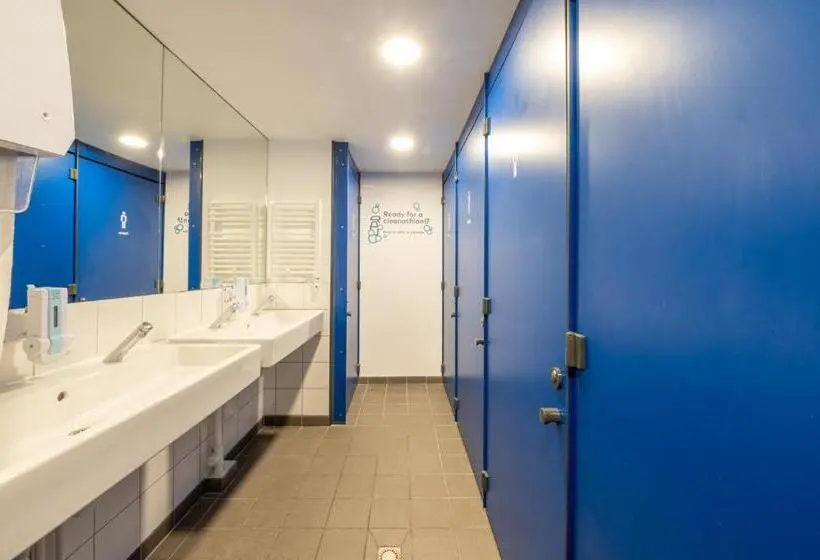 Chambre Familiale, Ucpa Sport Station Hostel Paris