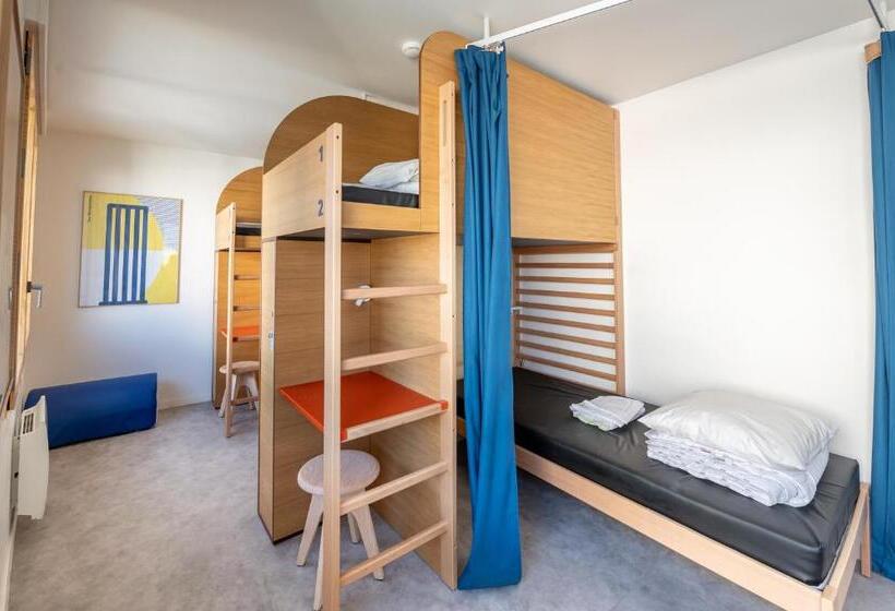 ルームシェアのワンベッド, Ucpa Sport Station Hostel Paris
