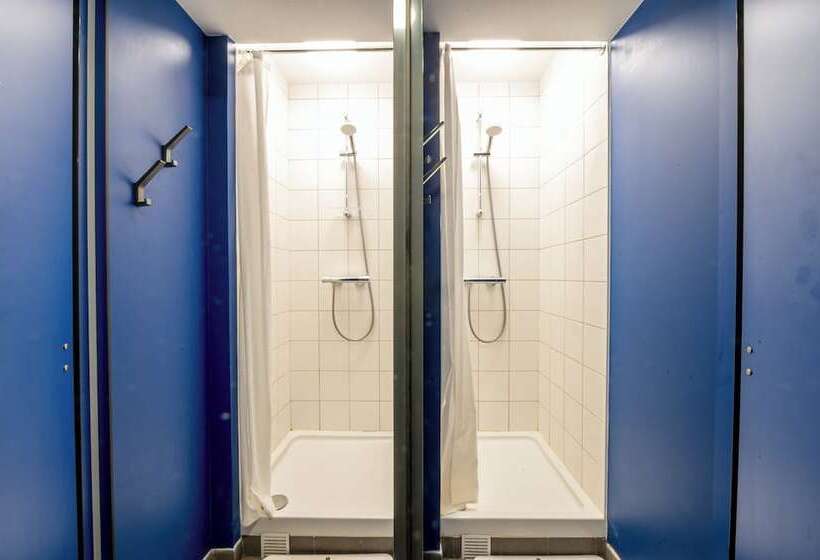 ルームシェアのワンベッド, Ucpa Sport Station Hostel Paris