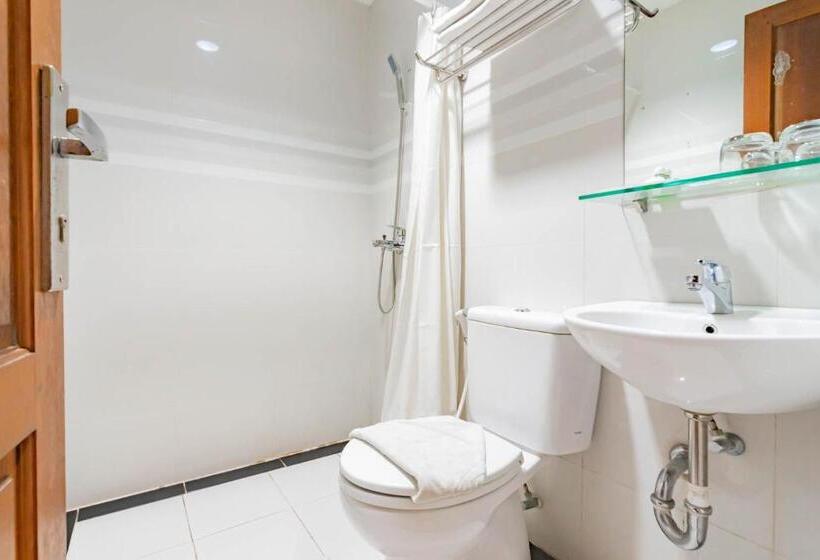 高级大房间, Urbanview Hotel Syariah Dapen Pontianak By Reddoorz