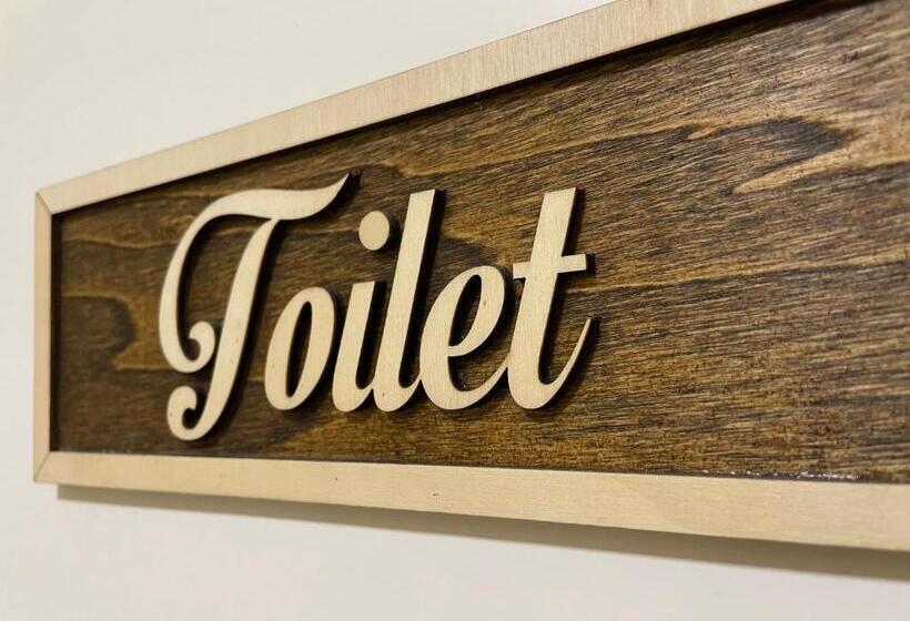 اتاق استاندارد چهارنفره با سرویس بهداشتی مشترک, Dolar Rooms
