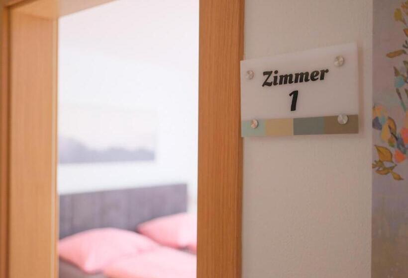 غرفة قياسية رباعية, Waldhaus Talblick