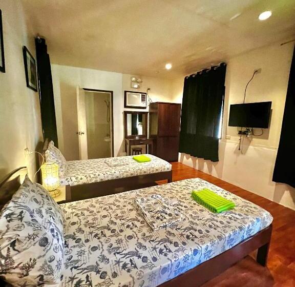 Pokój Standard Trzyosobowy, West Side Cabana