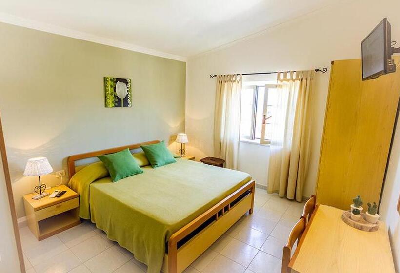 اتاق سوپریور, Almaré