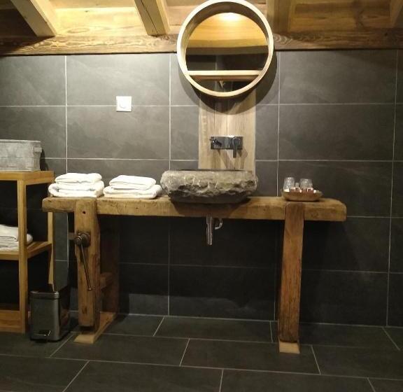 Dört Kişilik Standart Oda, Chambres Et Tables D Hôtes Le Choton à Nono Col Du Joly Beaufortain