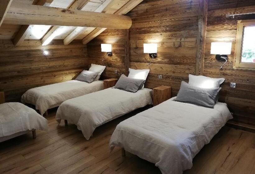 Dört Kişilik Standart Oda, Chambres Et Tables D Hôtes Le Choton à Nono Col Du Joly Beaufortain