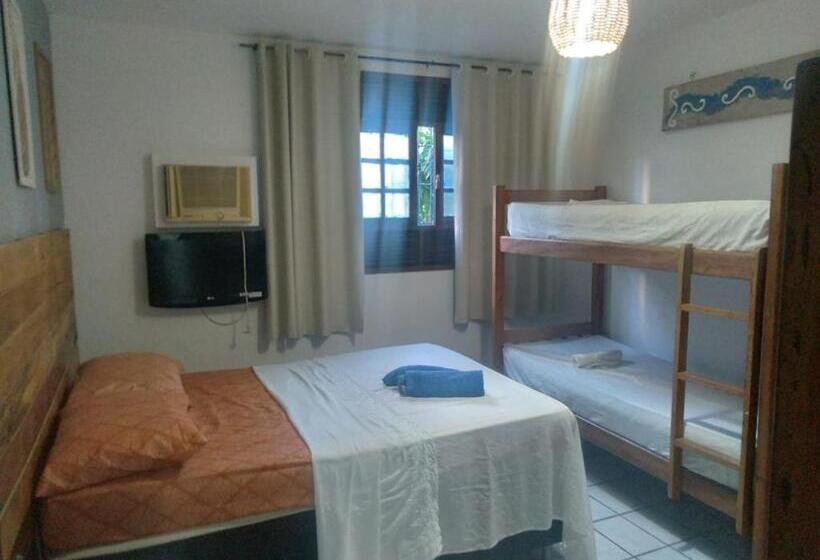 חדר משפחתי, Blue Hostel