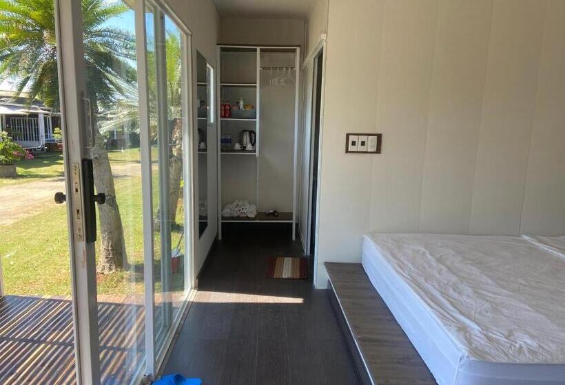 اتاق استاندارد چهار تخته, Homestay Papa Garden