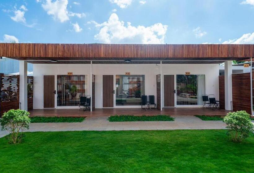 اتاق استاندارد چهارنفره با بالکن, Homestay Papa Garden