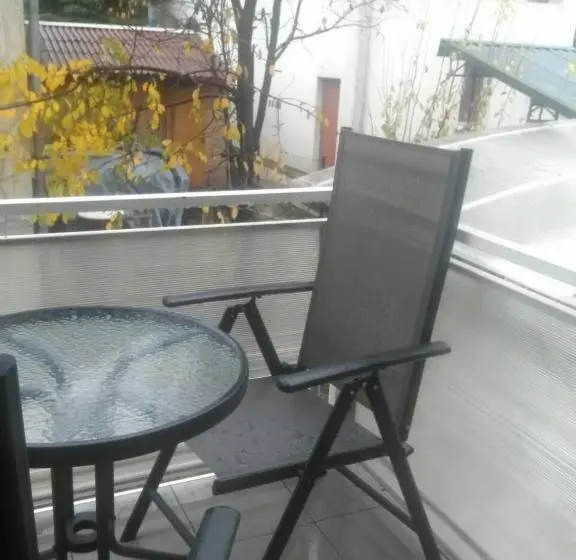 استودیو خانوادگی, Apartman Aurelia