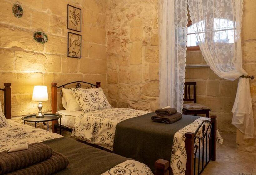 Standard room with outdoor bath, Id Dar Ta Censu