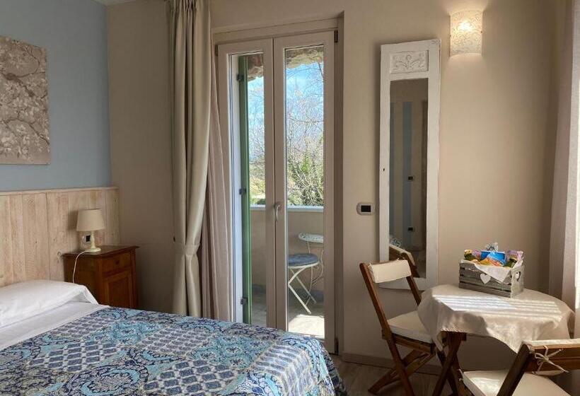 バルコニー付きデラックスルーム, Villa Poggio Bardolino