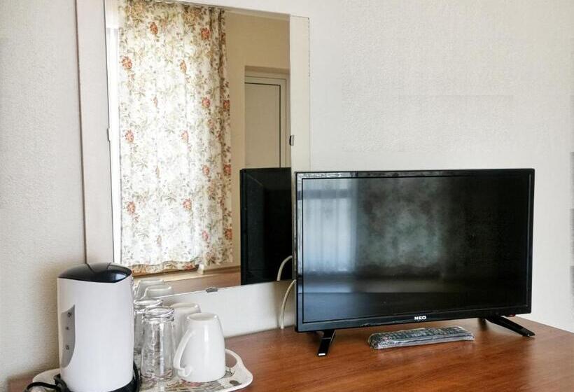 اتاق استاندارد سه نفره, Villa Mirage