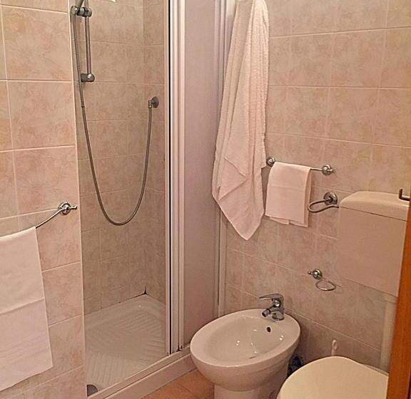 スタンダードトリプルルーム, B&b Gelone