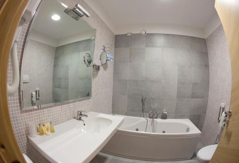 سوییت جونیور, Centrum Palace Hotel & Resorts