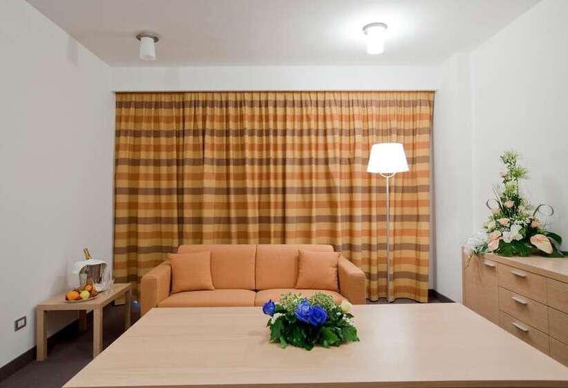 اتاق استاندارد یک نفره, Centrum Palace Hotel & Resorts