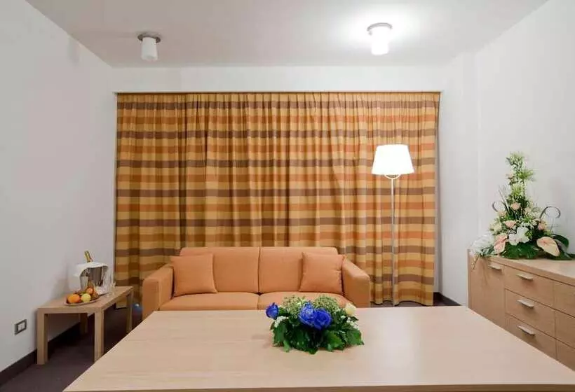 اتاق استاندارد یک نفره, Centrum Palace Hotel & Resorts