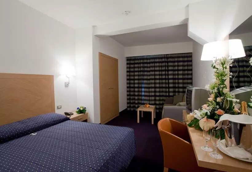 اتاق استاندارد سه نفره, Centrum Palace Hotel & Resorts