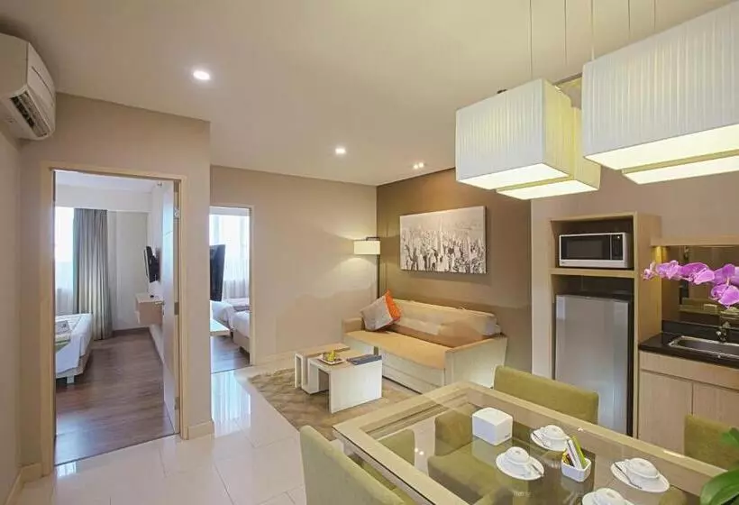 سوییت جونیور, El Hotel Jakarta
