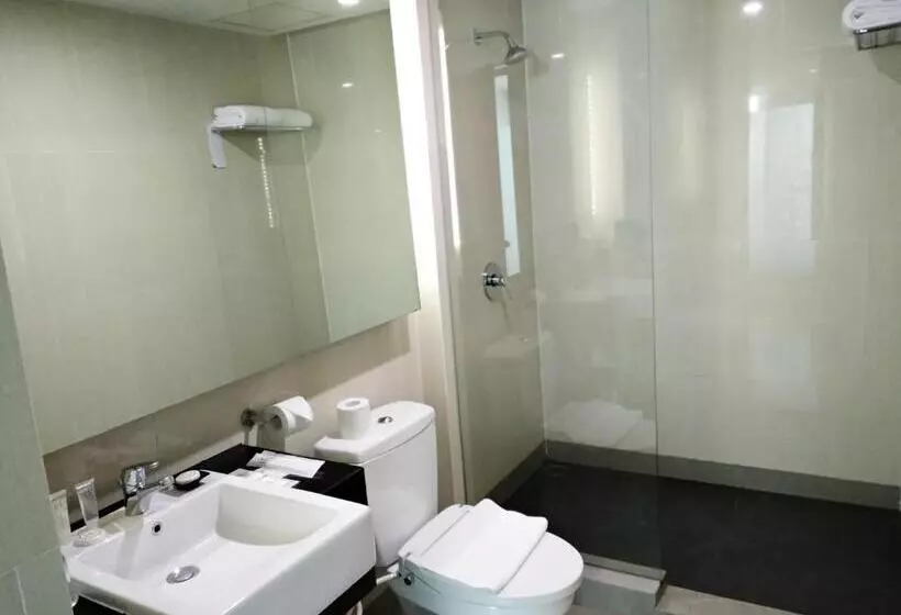 سوییت جونیور, El Hotel Jakarta